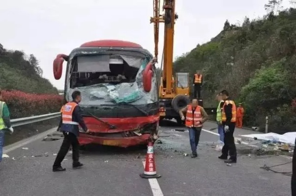 峨眉山客车悲剧，三死两伤警醒人心-第1张图片-牛市财经 